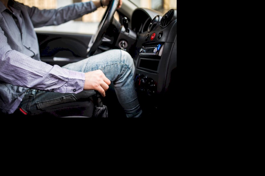 How can driving schools benefit your taxi service?