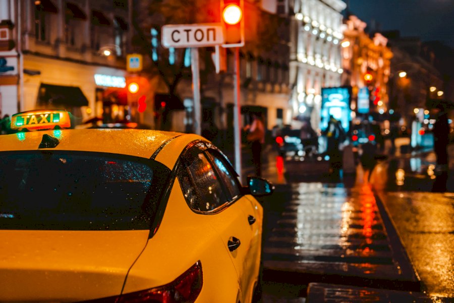 Transform your traditional business with white label taxi apps