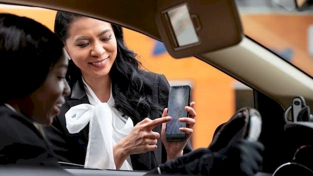 ¿Cómo la diversidad de género en la tecnología del transporte puede hacer nuestras vidas más seguras y eficientes?