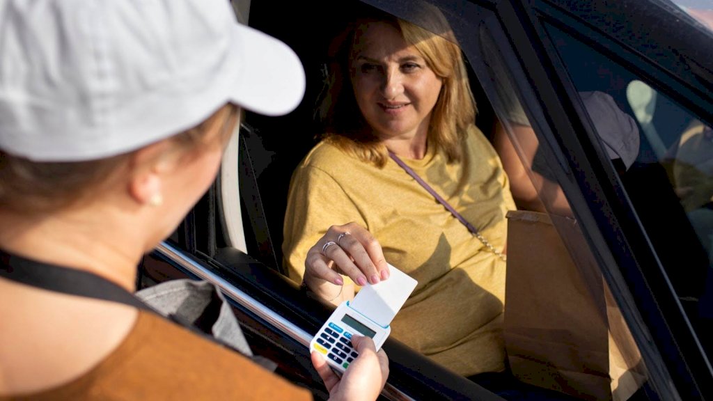¿Cómo funciona el precio subasta en negocios con sistemas para taxis?